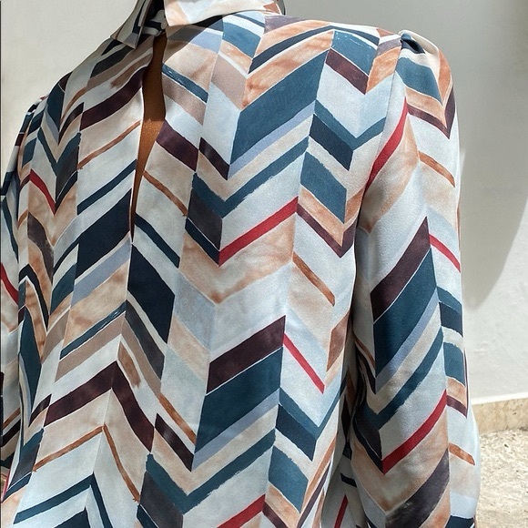 Aritzia Babaton Campbell Blouse - Picture 4 of 8